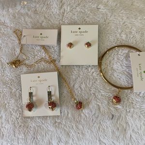 NWT Kate Spade “outside the box” strawberry set